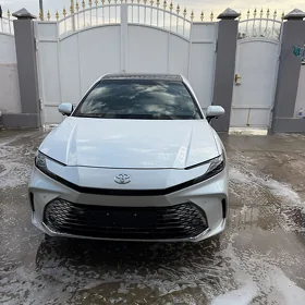 Toyota Camry 2025