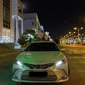 Toyota Camry 2021