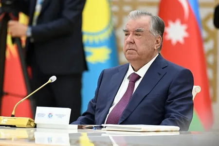 Emomali Rahmon ulag meselelerini çözmekde böwetleri aradan aýyrmaga çagyrdy