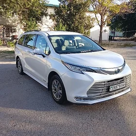 Toyota Sienna 2021