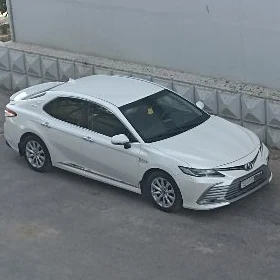 Toyota Camry Hybrid 2021