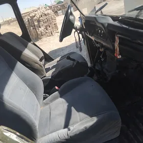UAZ 469 1989