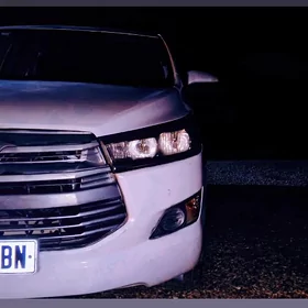 Toyota Innova 2021