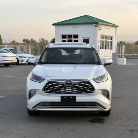 Toyota Highlander 2021