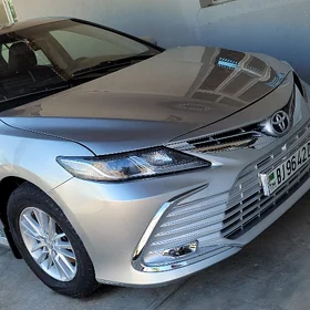 Toyota Camry Hybrid 2021