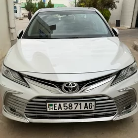 Toyota Camry 2024