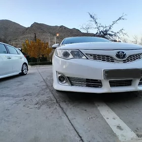 Toyota Camry 2012