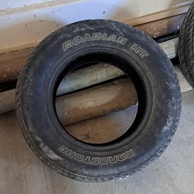 Roadstone teker 265 65 17