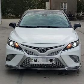 Toyota Camry 2021