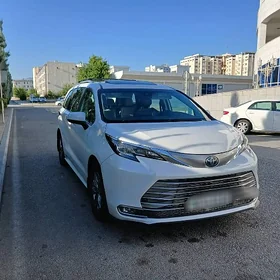 Toyota Sienna 2022