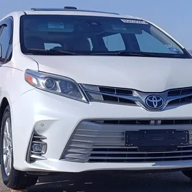 Toyota Sienna 2018