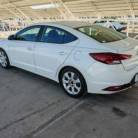 Hyundai Elantra 2020