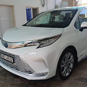 Toyota Sienna 2022