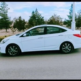 Hyundai Accent 2012