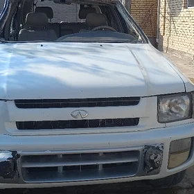 Nissan Pathfinder 1999