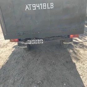 UAZ 452 1986