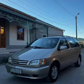 Toyota Sienna 2001