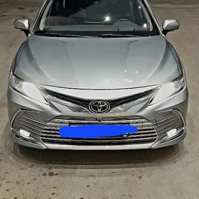 Toyota Camry 2024