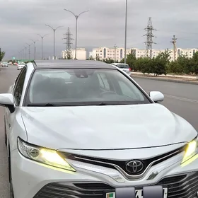 Toyota Camry 2018