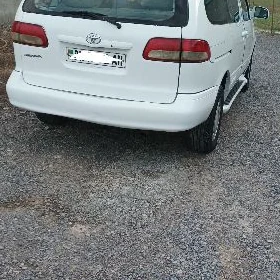 Toyota Sienna 2000