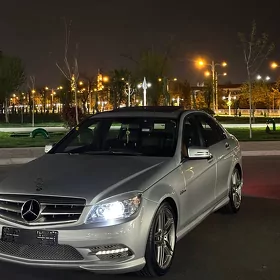 Mercedes-Benz C350 2011