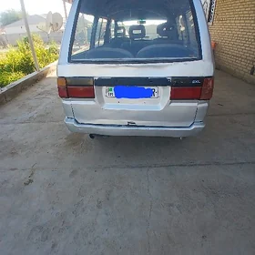 Toyota Hiace 1988