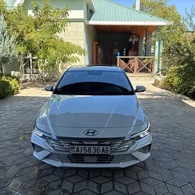 Hyundai Elantra 2024