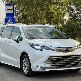 Toyota Sienna 2025