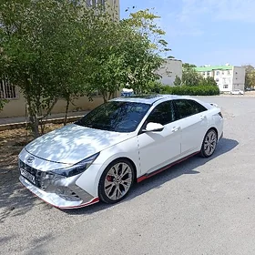 Hyundai Elantra 2022