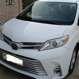 Toyota Sienna 2019