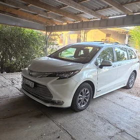 Toyota Sienna 2022