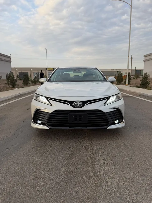 Toyota Camry 2024 - 1