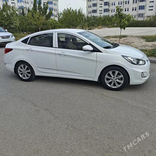 Hyundai Accent 2014 - 1
