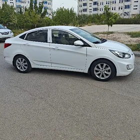 Hyundai Accent 2014