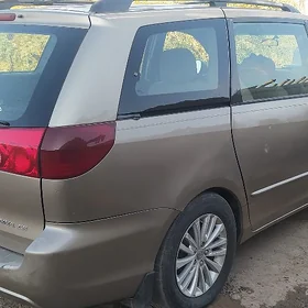Toyota Sienna 2005