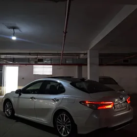 Toyota Camry 2018