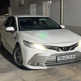 Toyota Camry 2018