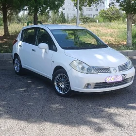 Nissan Tiida 2008