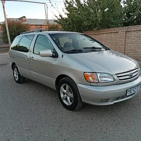 Toyota Sienna 2002