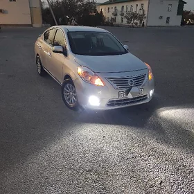 Nissan Versa 2011