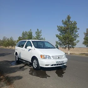 Toyota Sienna 1999