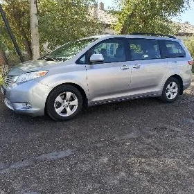 Toyota Sienna 2017