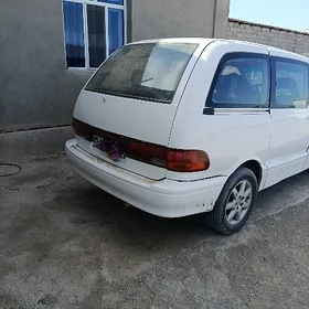 Toyota Previa 1992