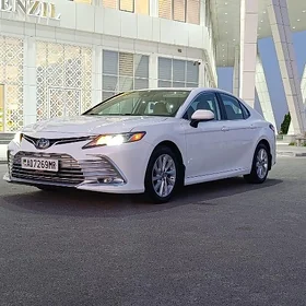 Toyota Camry 2021