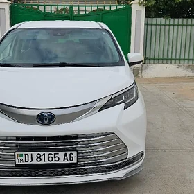 Toyota Sienna 2021