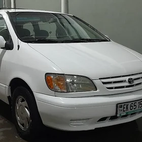 Toyota Sienna 2002