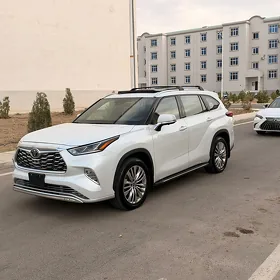 Toyota Highlander 2023