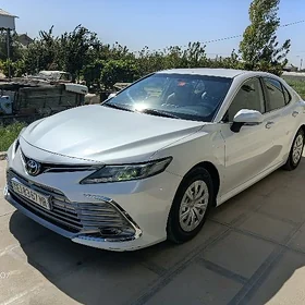 Toyota Camry 2021