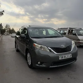 Toyota Sienna 2014