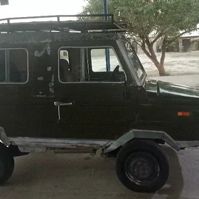 UAZ 469 1990